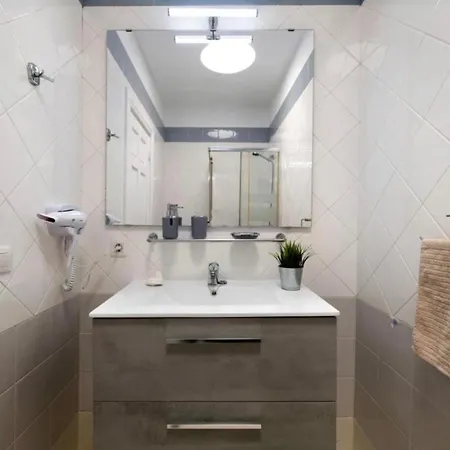 Dom wakacyjny Casa Atilana Luxe Con Piscina Climatizada Privada,aire Acondicionado,terraza Privada E Independiente,wi-fi Playa Blanca (Lanzarote)